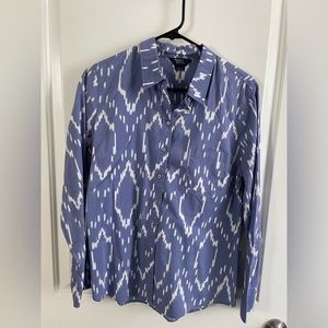 Hayes women’s Ikat printed button down -L